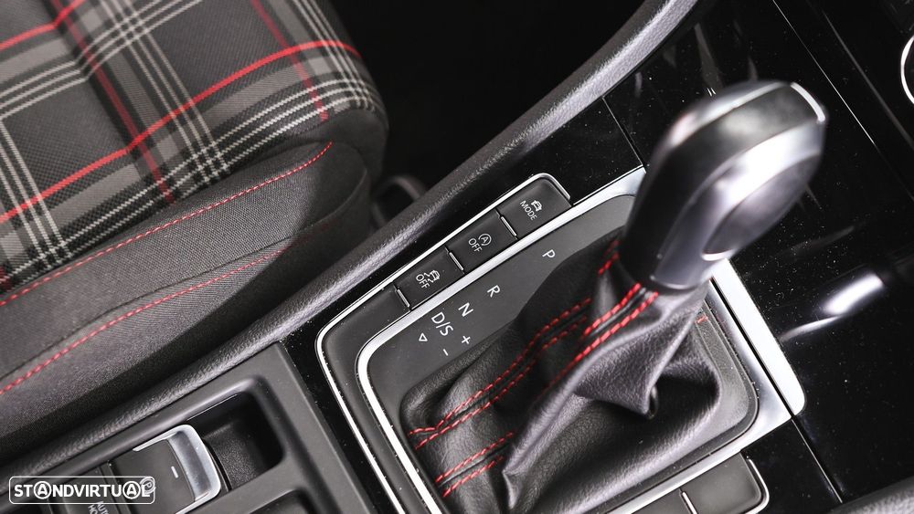 VW Golf GTI 2.0 TSI OPF DSG Performance - 42
