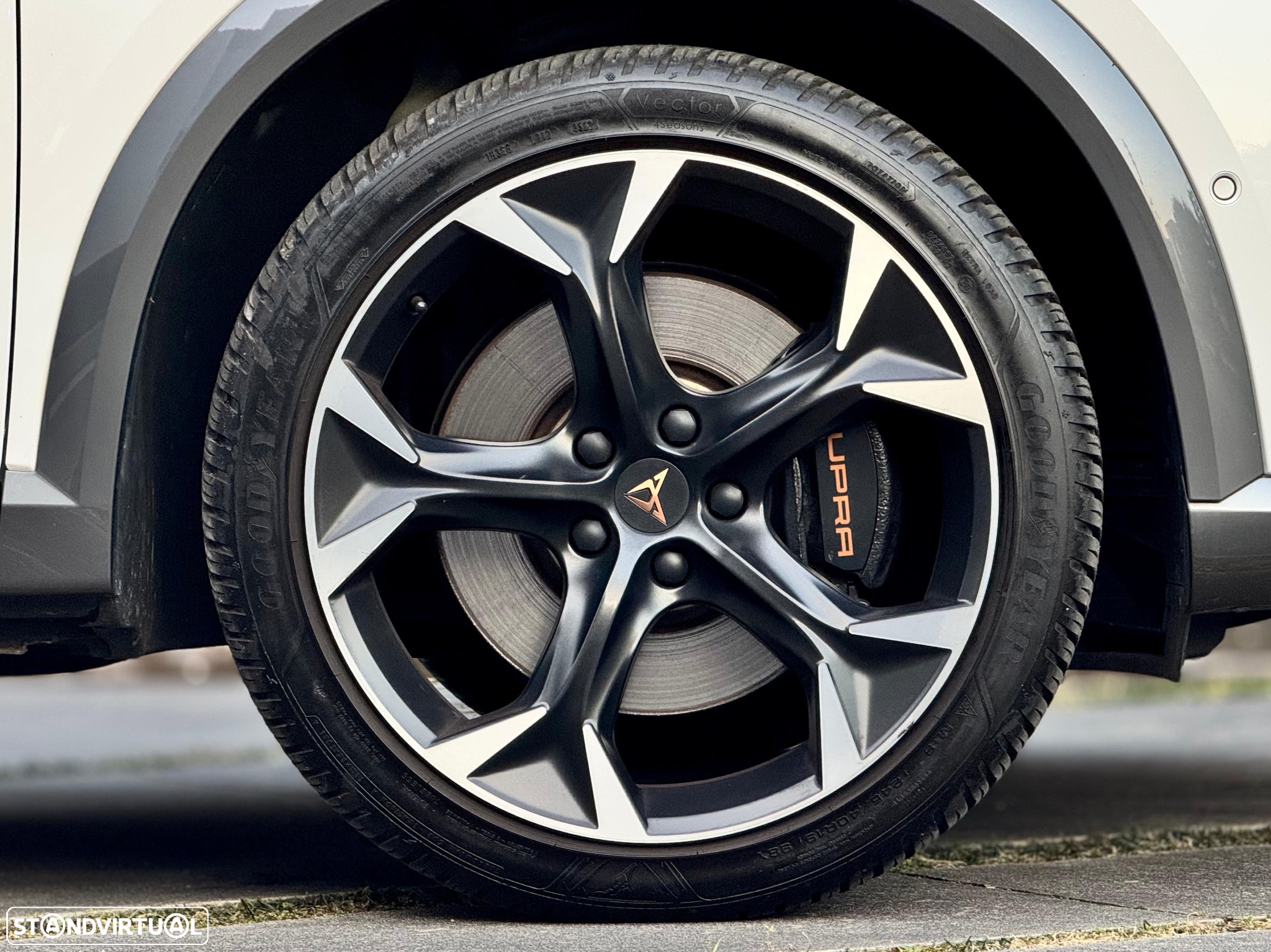 Cupra Formentor 1.4 e-Hybrid DSG VZ - 5