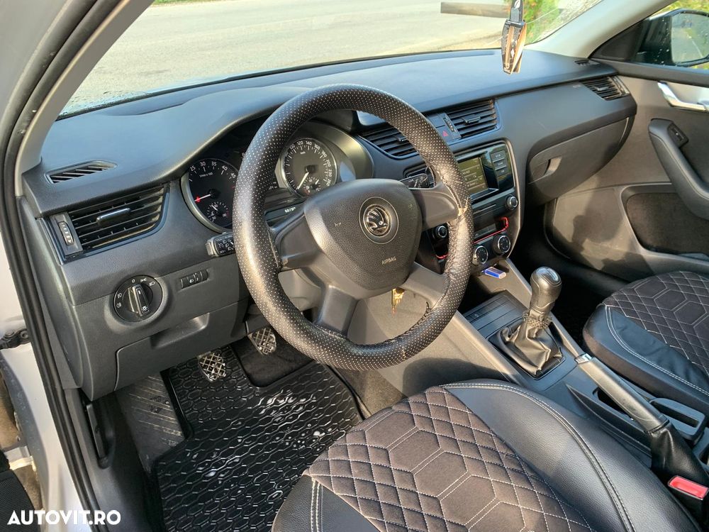 Skoda Octavia 1.6 TDI ELEGANCE - 9
