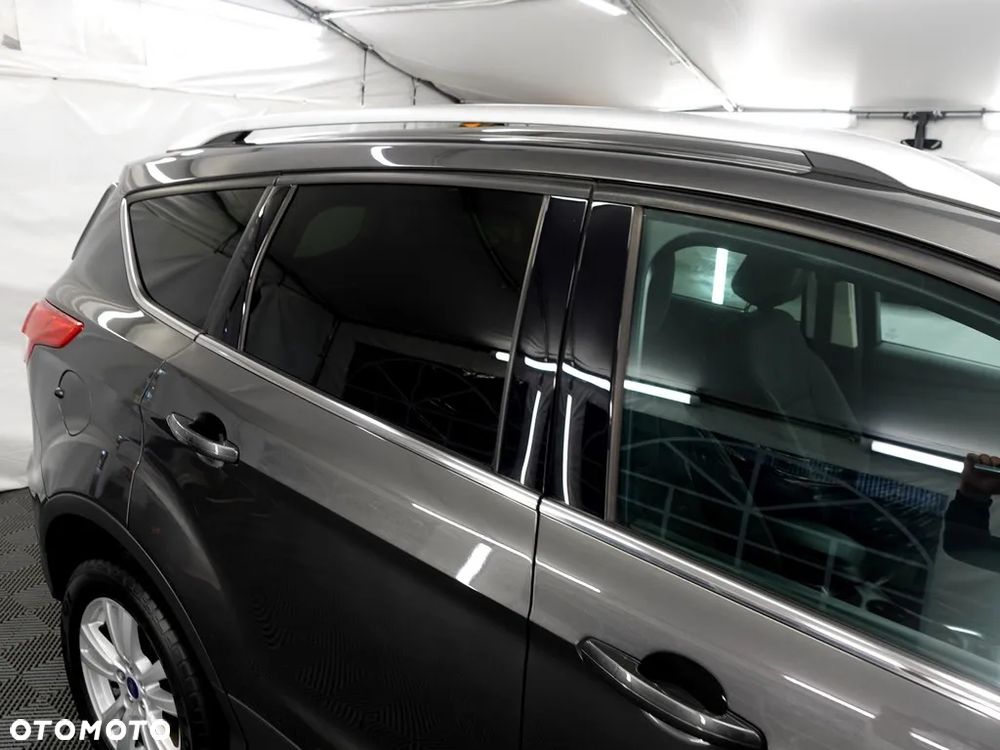 Ford Kuga 2.0 TDCi FWD Titanium - 28