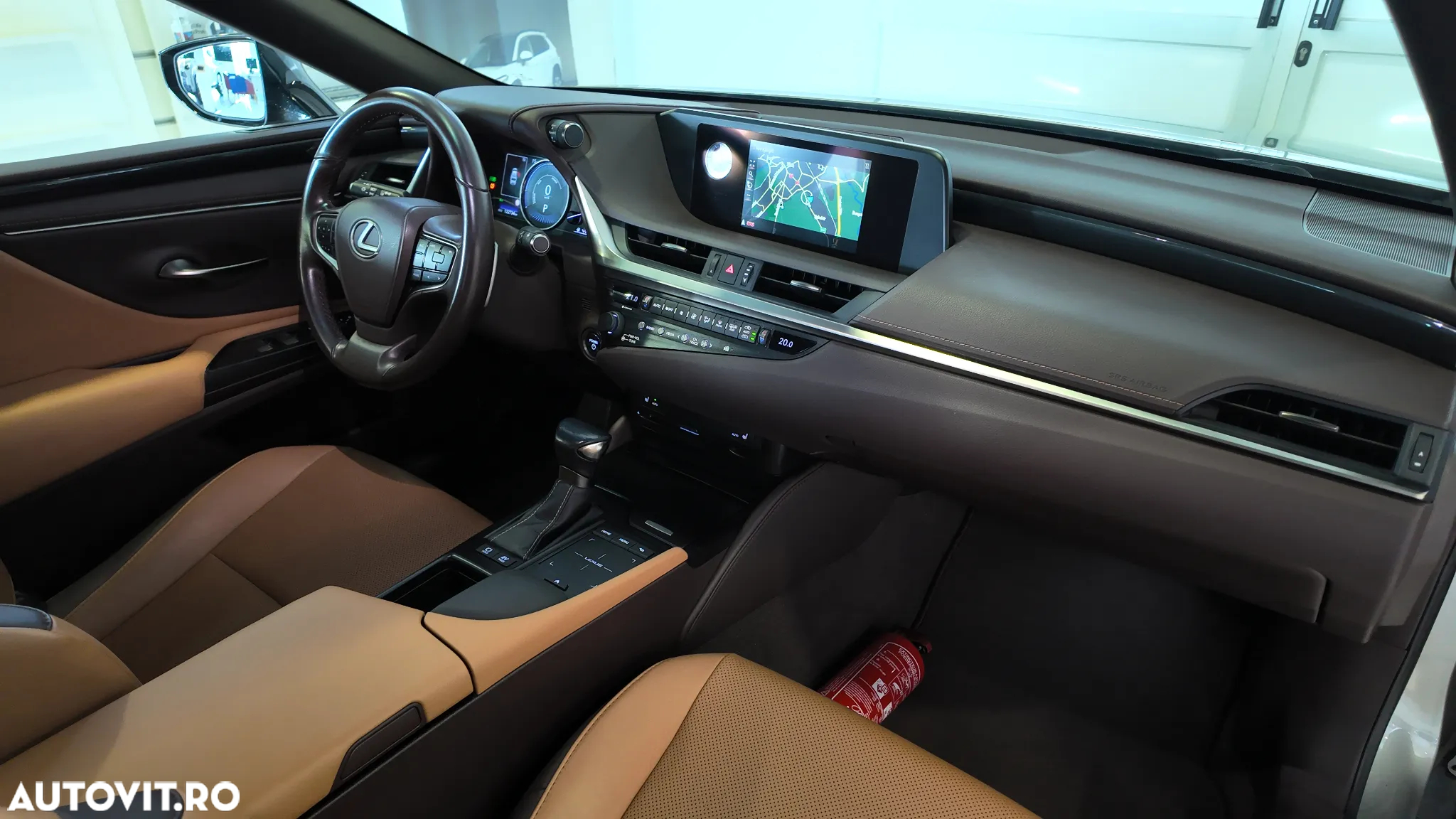 Lexus Seria ES 300h Executive - 16