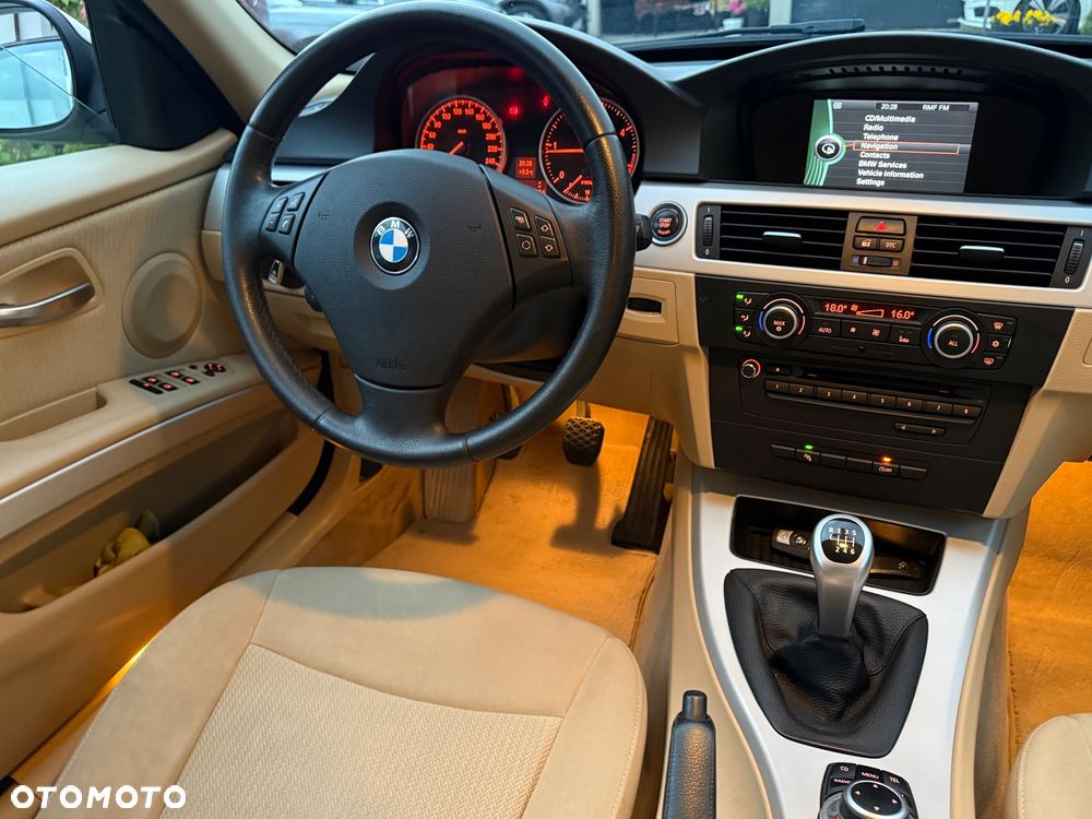 BMW Seria 3 320d - 8