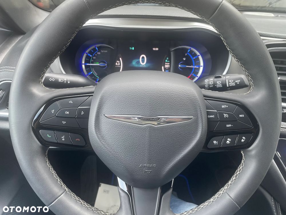 Chrysler Pacifica - 13