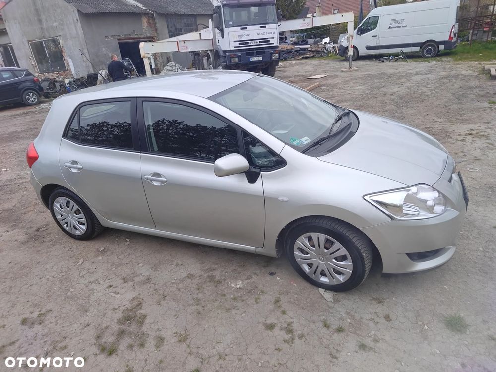 Toyota Auris 1.4 VVT-i Terra - 4
