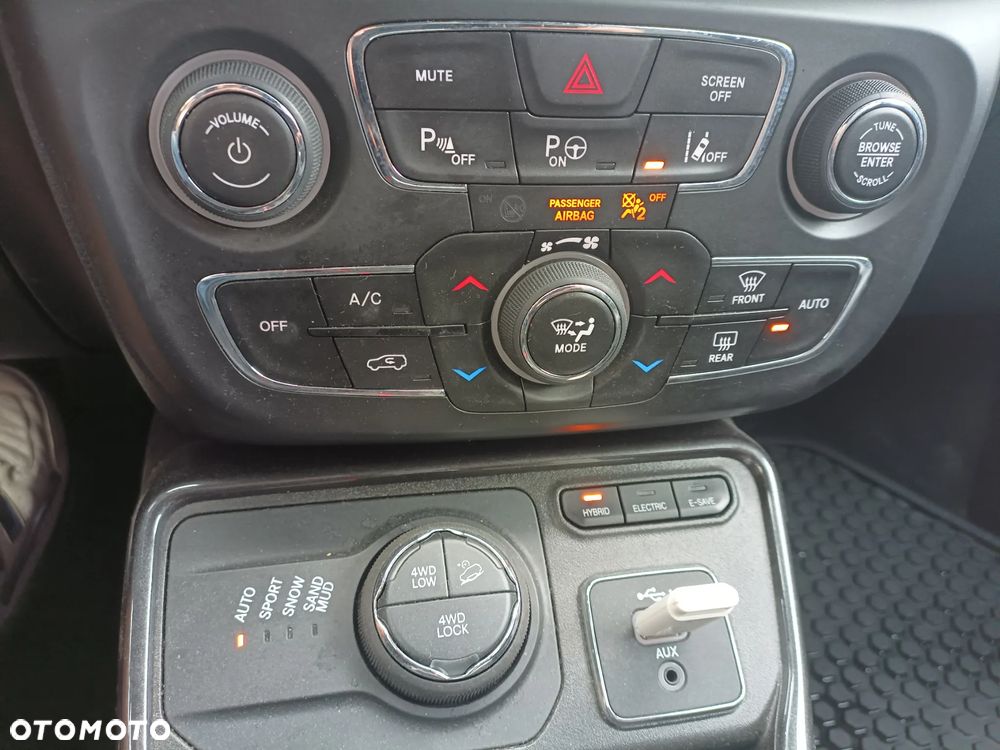 Jeep Compass 1.3 T-GDI 4xe PLUG-IN HYBRID Automatik Limited - 29