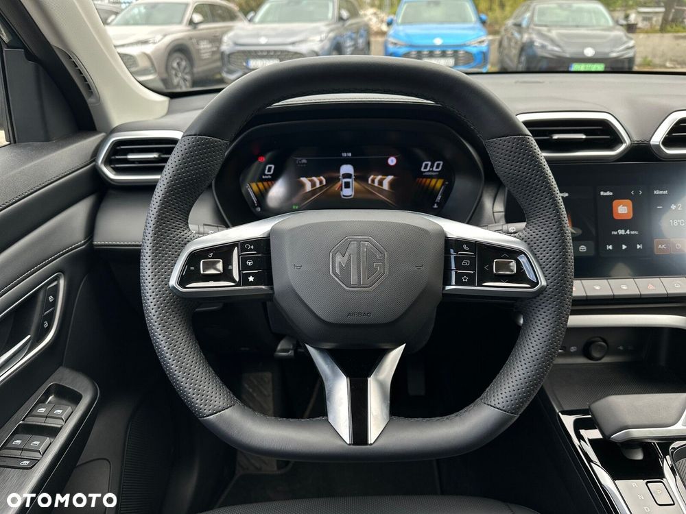 MG ZS Hybrid+ - 21