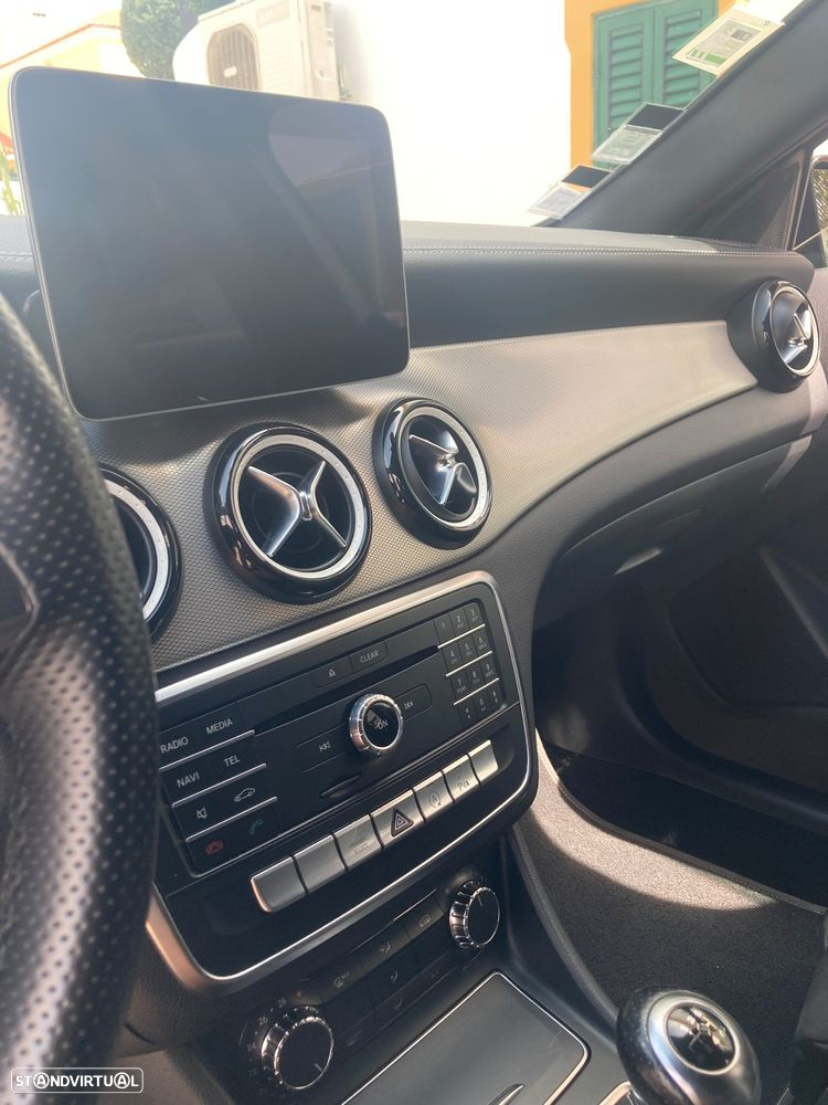 Mercedes-Benz A 180 d AMG Line - 14