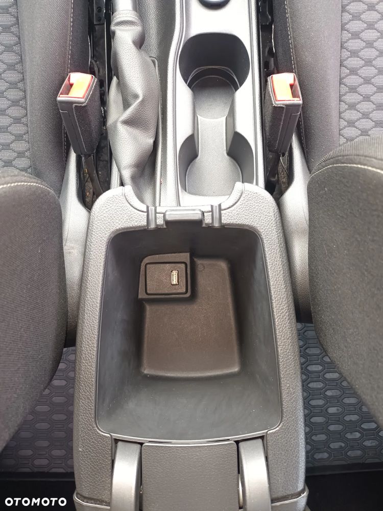 Opel Astra 1.4 T Enjoy - 24