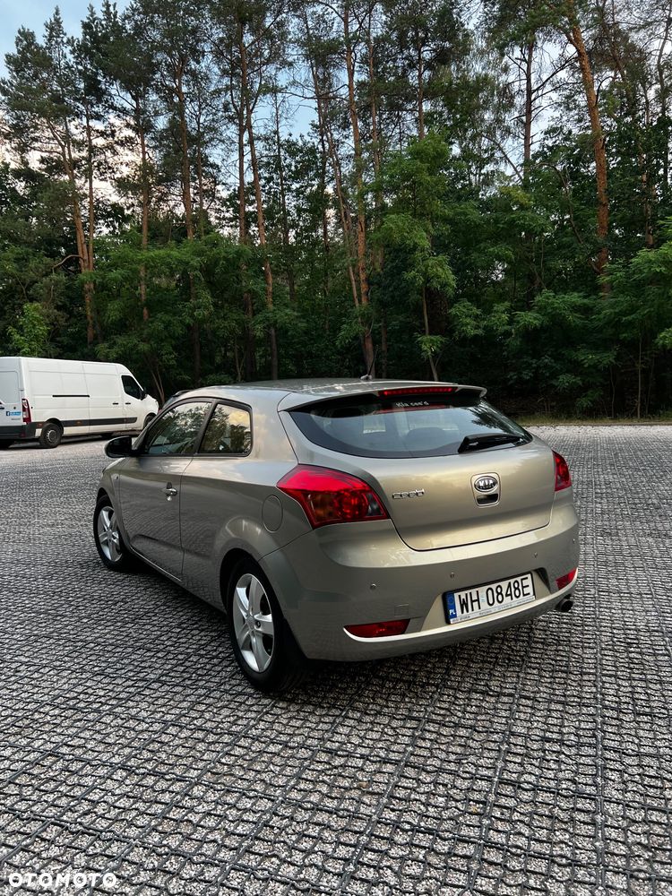 Kia Ceed - 6
