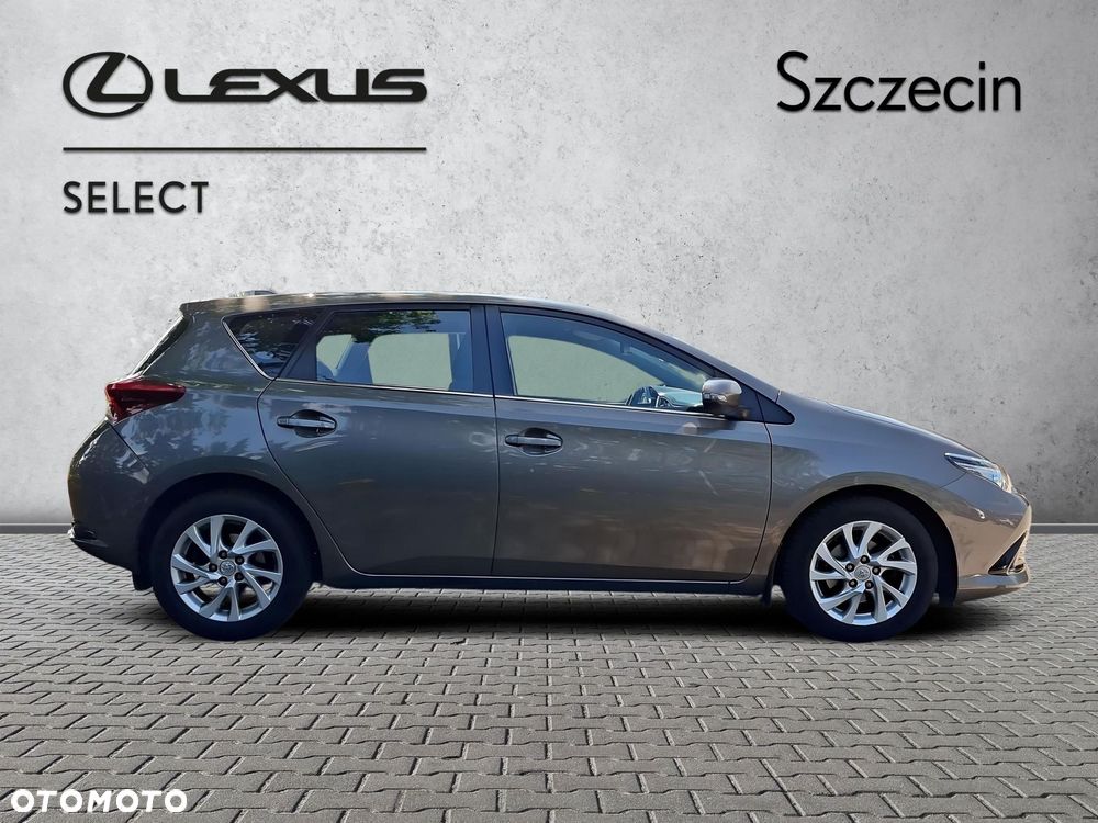 Toyota Auris - 6
