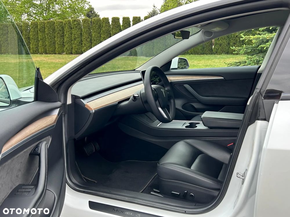 Tesla Model 3 - 13
