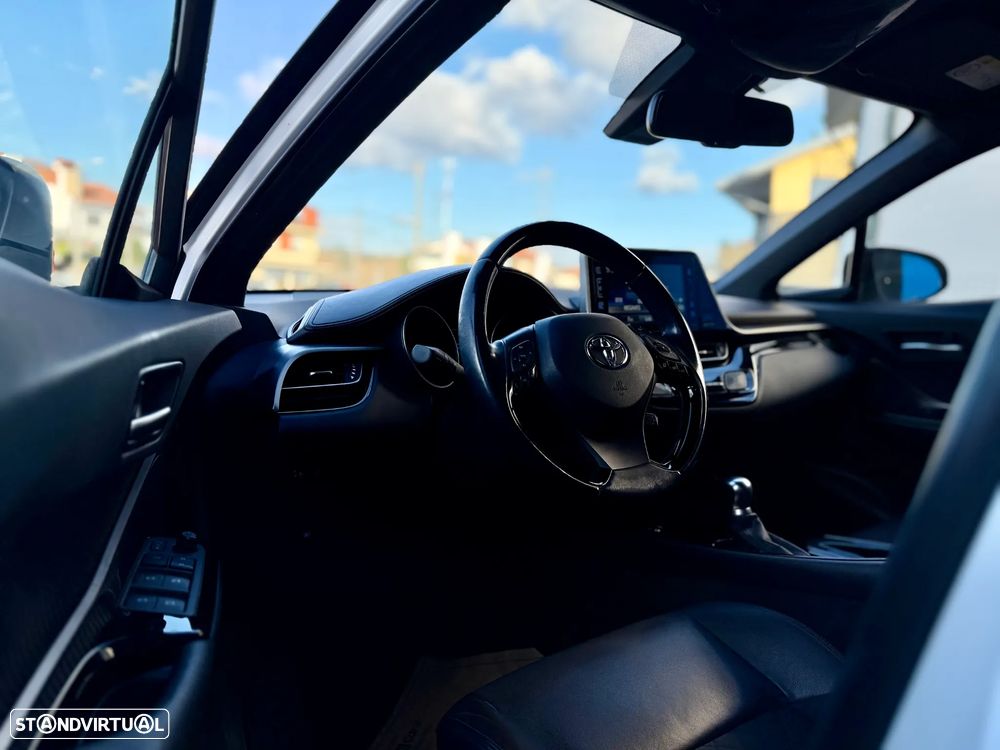 Toyota C-HR 1.8 HSD Exclusive+P.Luxury - 12