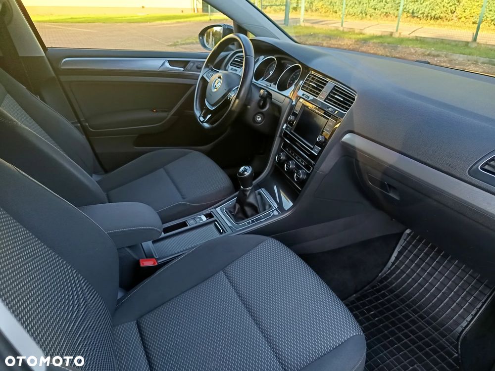 Volkswagen Golf 1.0 TSI BMT Comfortline - 10
