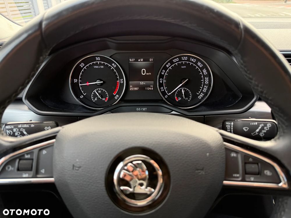 Skoda Superb 2.0 TDI Ambition DSG - 14