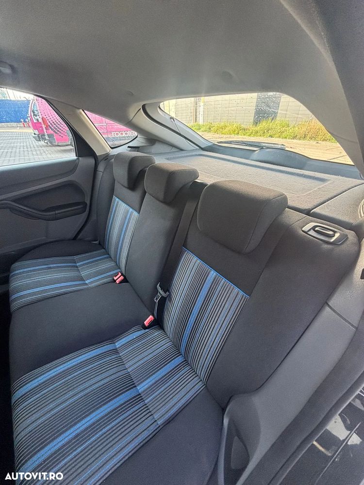 Ford Focus 1.6 TDCI Ambiente - 12