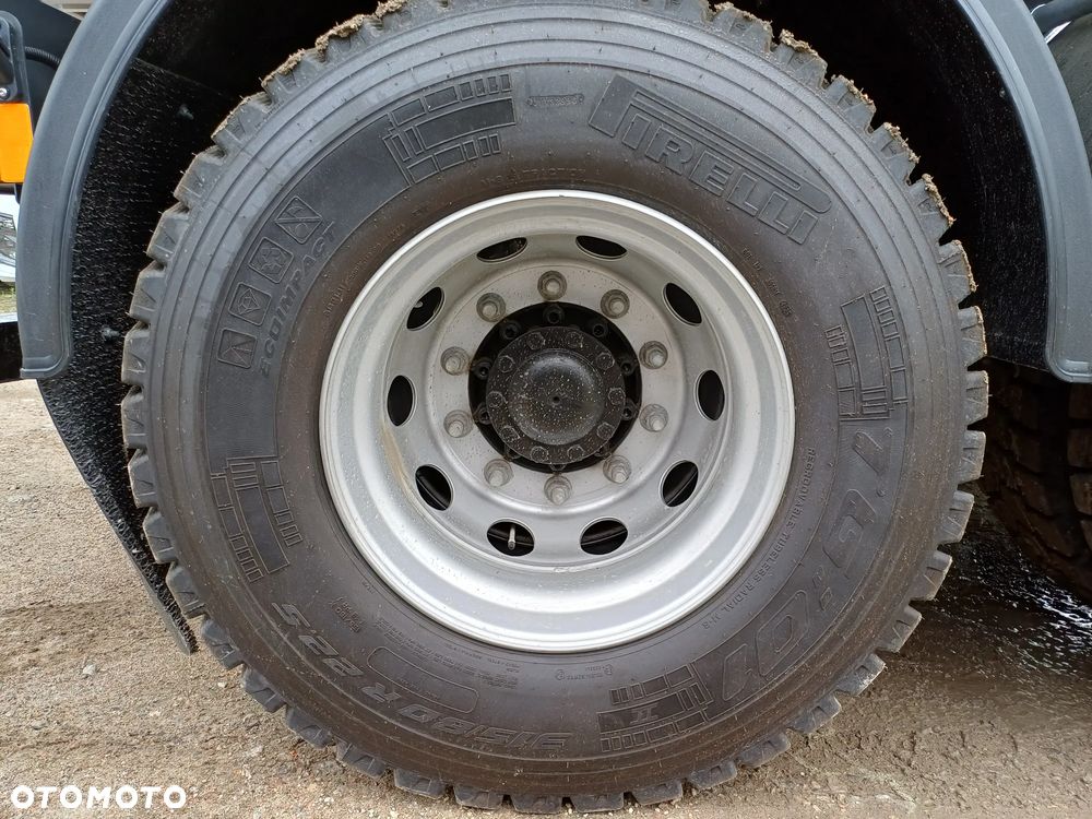 Ford F-LINE - 9