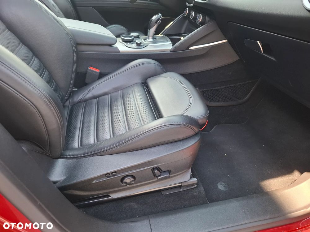 Alfa Romeo Stelvio 2.0 Turbo B-Tech Edition Q4 - 16