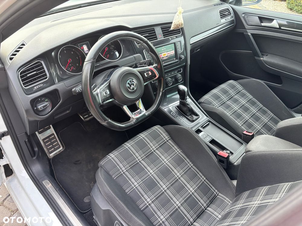 Volkswagen Golf 2.0 TDI BMT GTD DSG - 6