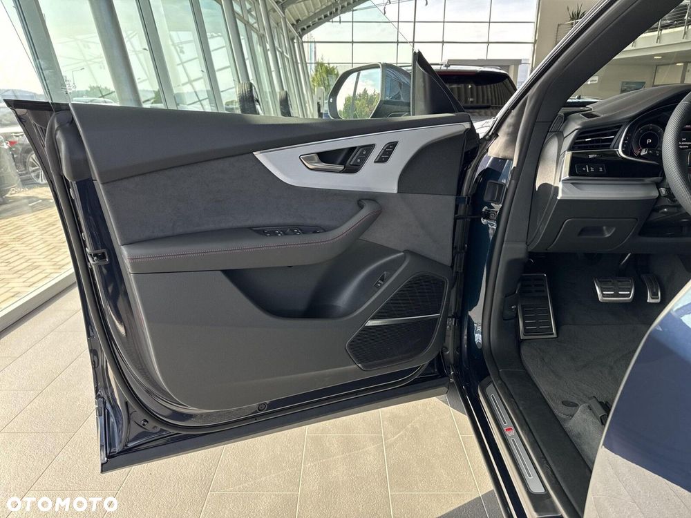 Audi Q8 - 9