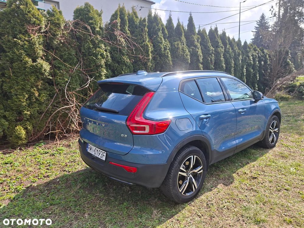 Volvo XC 40 B3 Plus Dark - 5