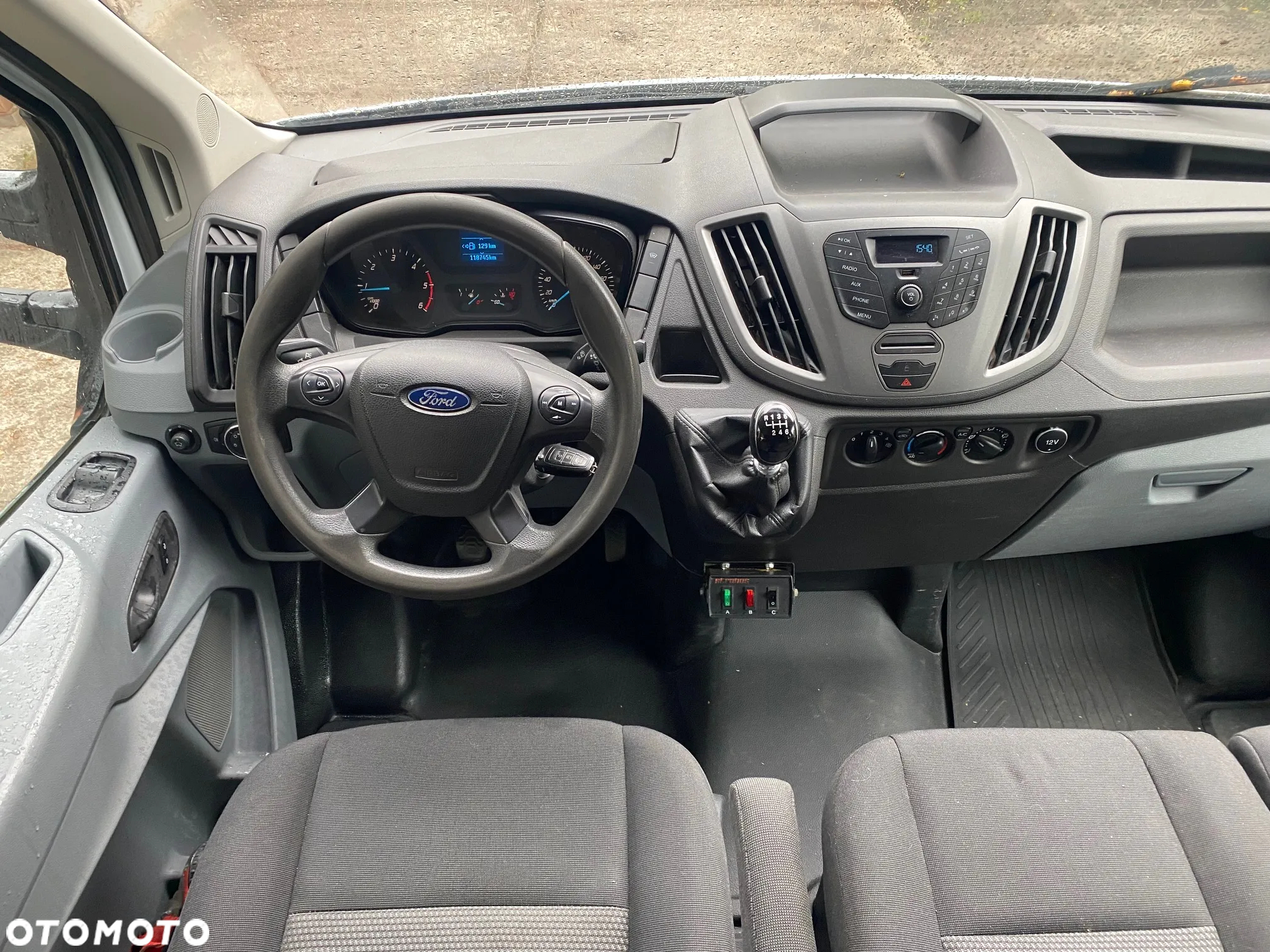 Ford Transit 350 7 Miejsc 2.0 EcoBlue 130KM L4 RWD 69900 Netto - 6