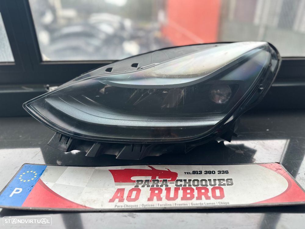 Farol esq Tesla model 3 - 1
