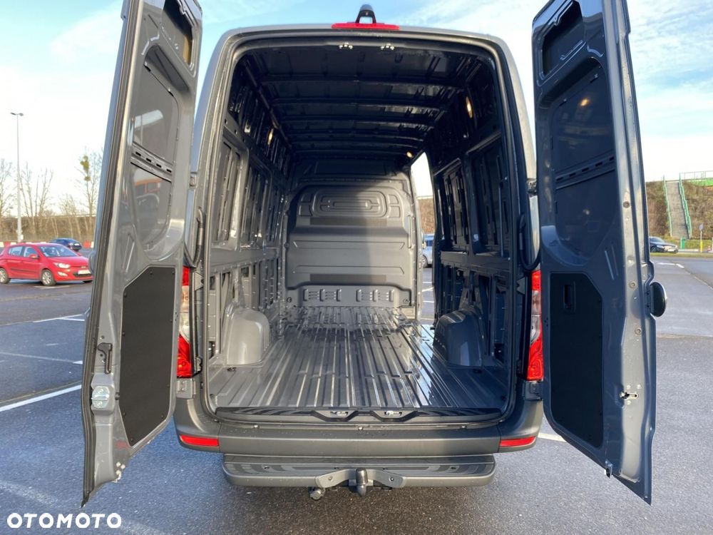 Mercedes-Benz Sprinter - 17
