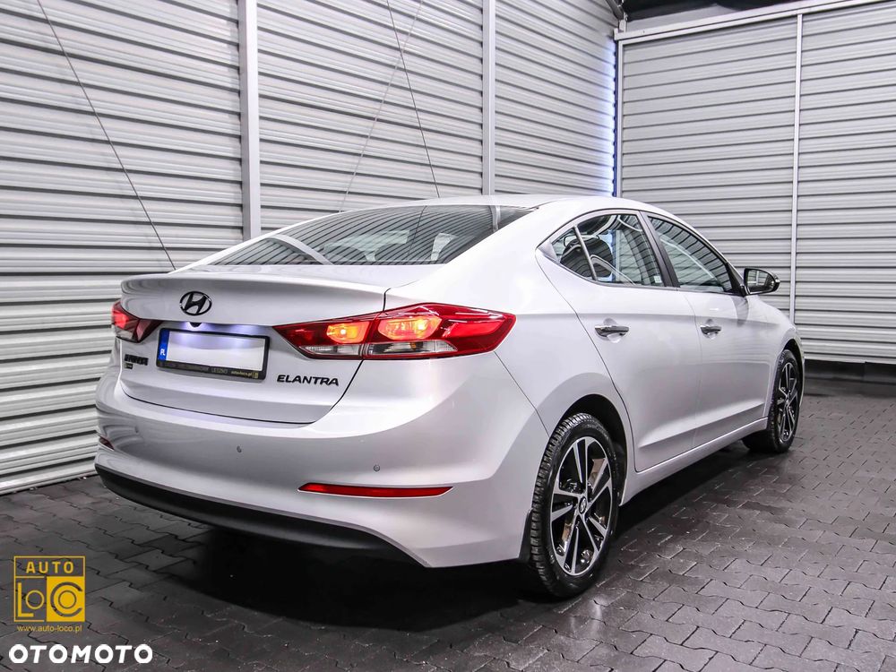 Hyundai Elantra 1.6 Comfort - 8
