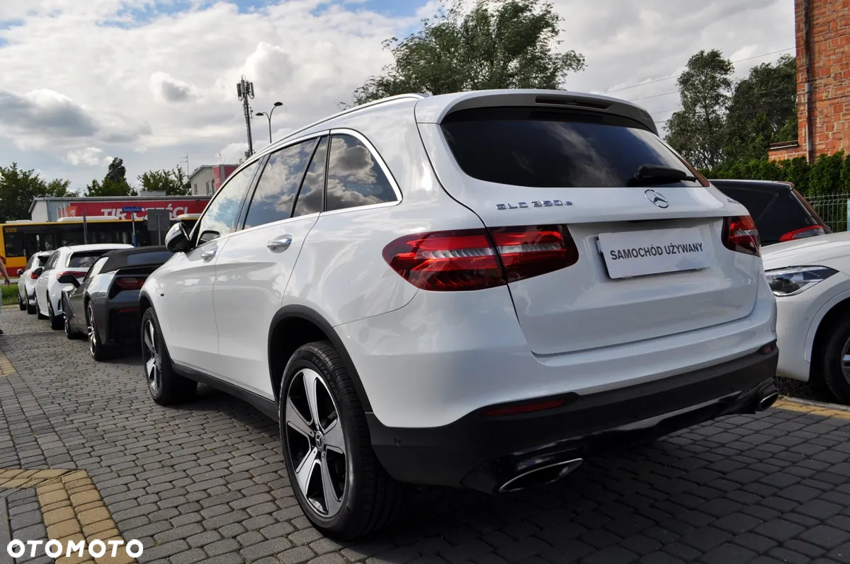 Mercedes-Benz GLC 350 e 4Matic 7G-TRONIC AMG Line - 13