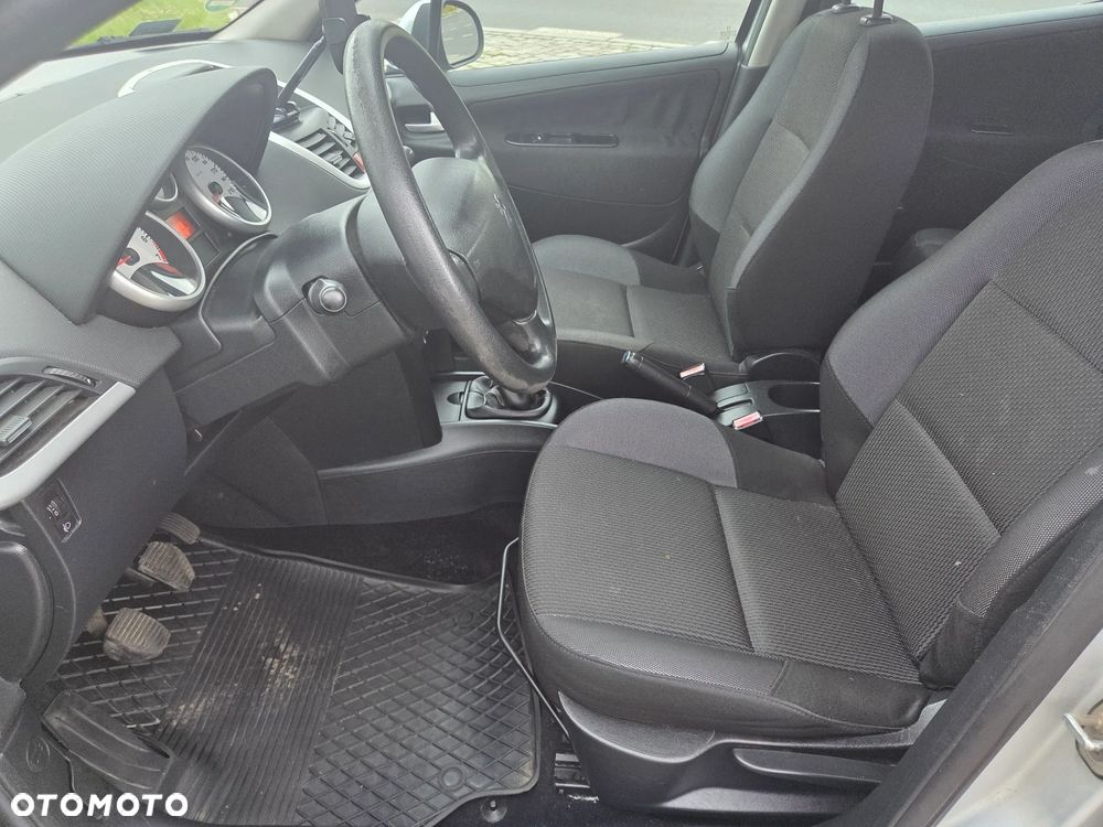 Peugeot 207 - 8