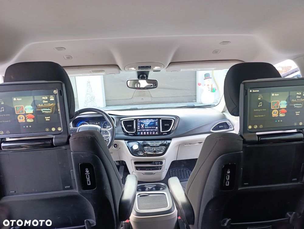 Chrysler Pacifica - 18