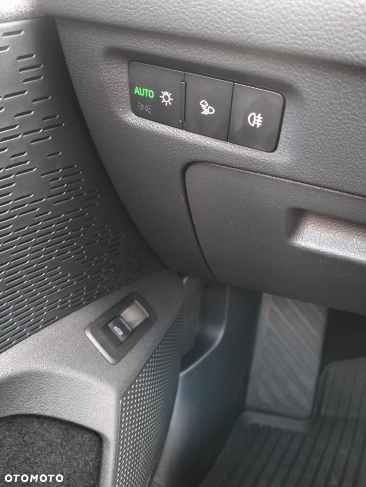 Skoda Octavia 1.5 TSI mHEV Selection DSG - 9