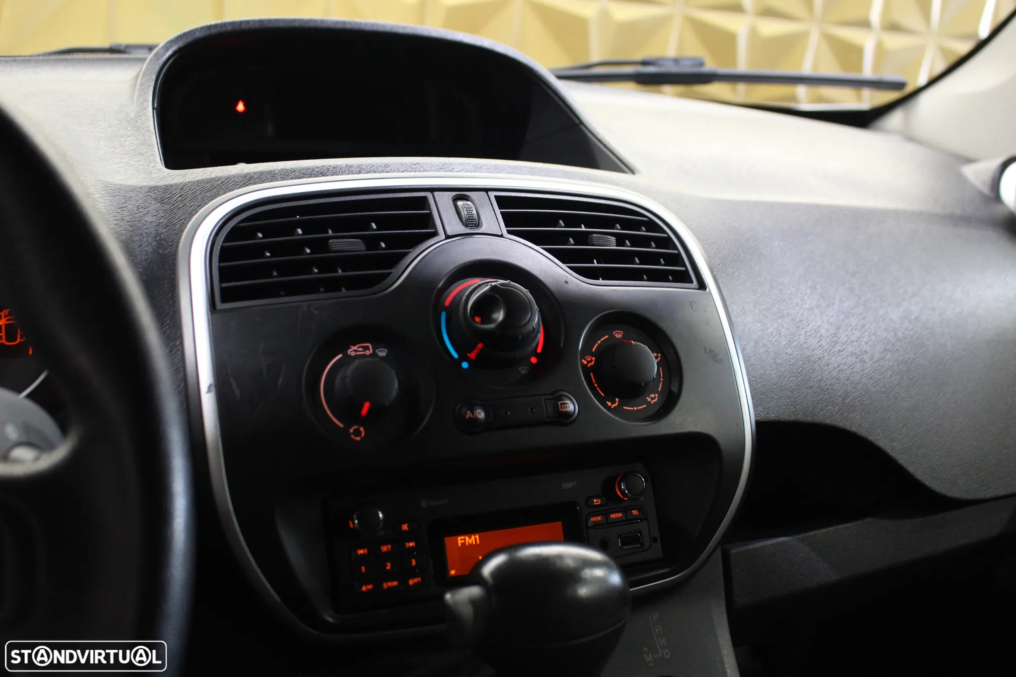 Renault Kangoo Maxi Cx. Automática 3Lugares - 22
