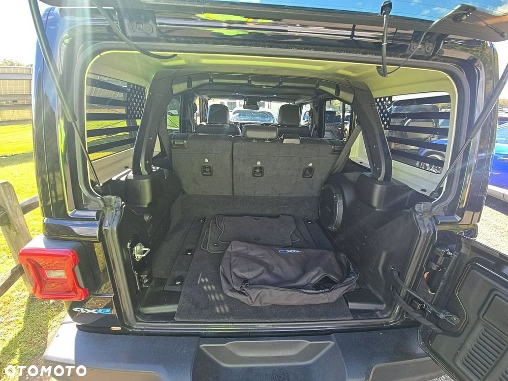 Jeep Wrangler - 13