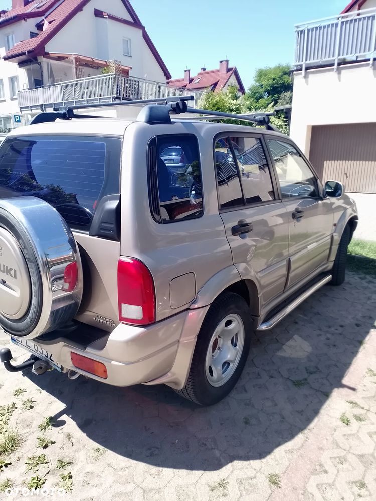 Suzuki Grand Vitara 2.0 - 12