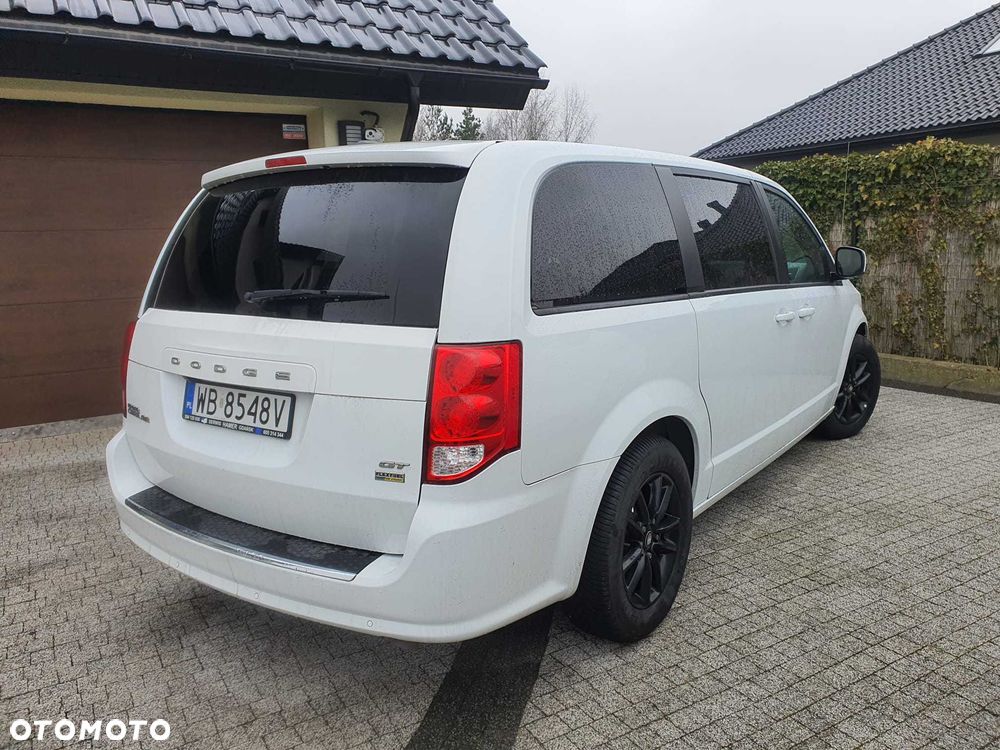 Dodge Grand Caravan - 7