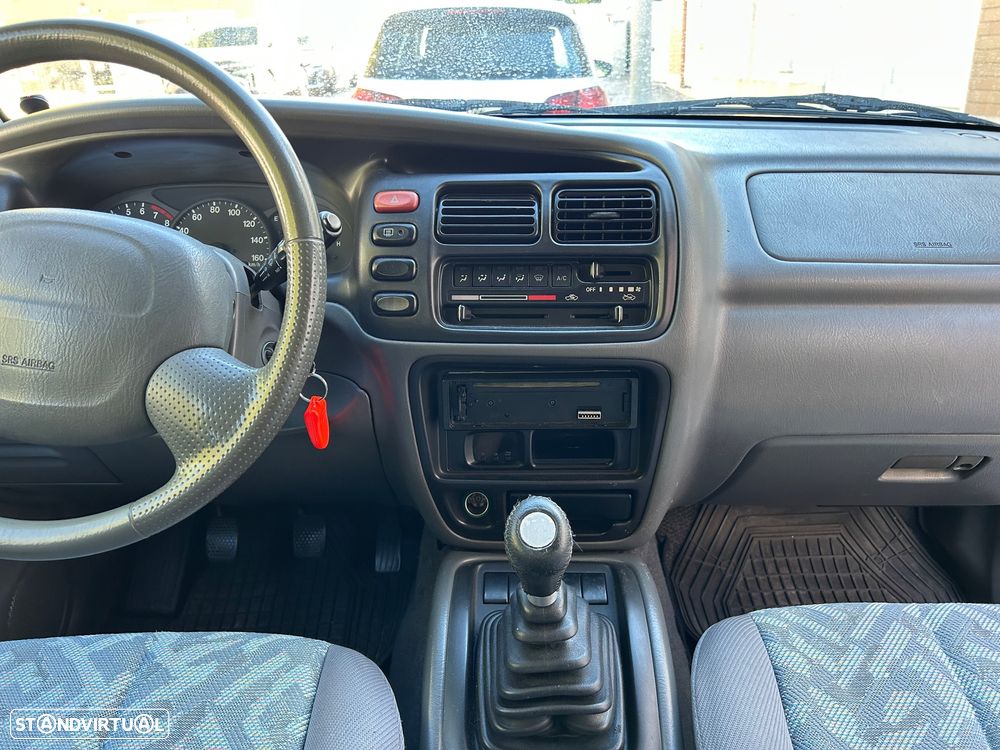 Suzuki Grand Vitara Metal Top 1.6 L - 13