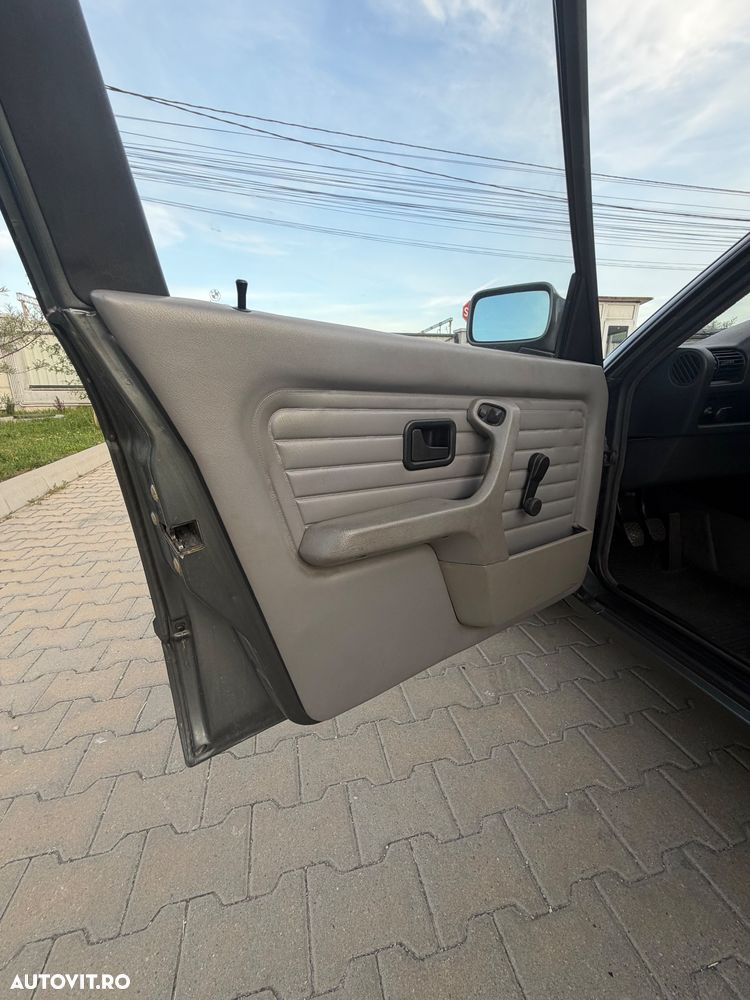 BMW Seria 3 - 16
