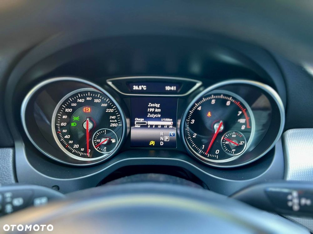 Mercedes-Benz GLA 180 7G-DCT Style - 22