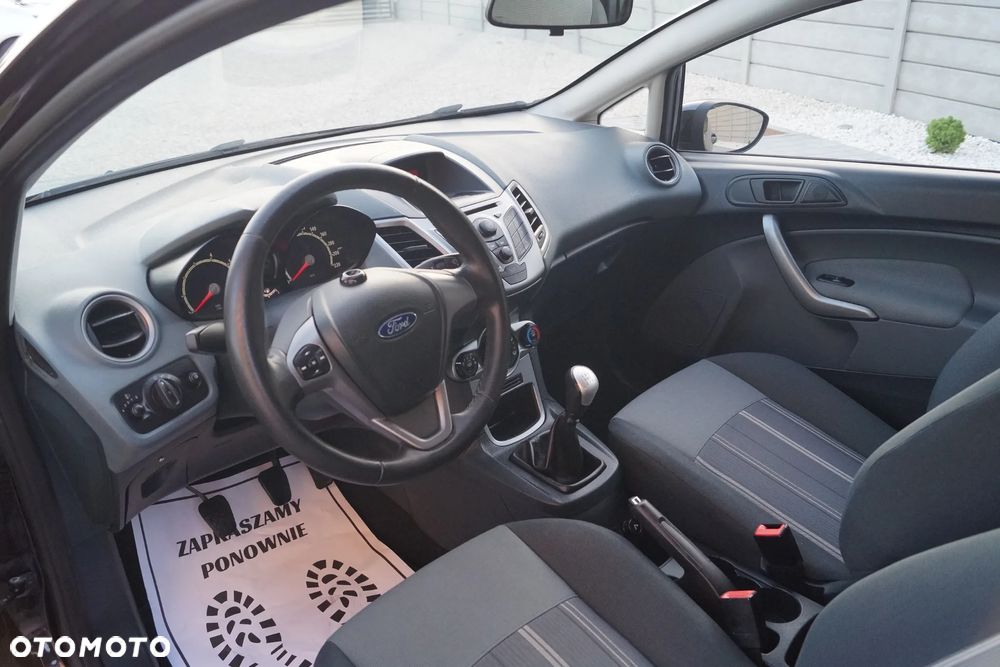 Ford Fiesta 1.25 Champions Edition - 37