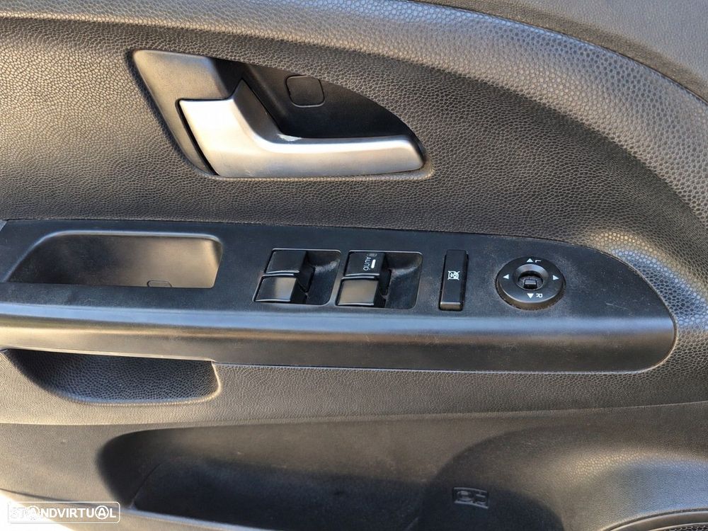 Kia Venga - 18
