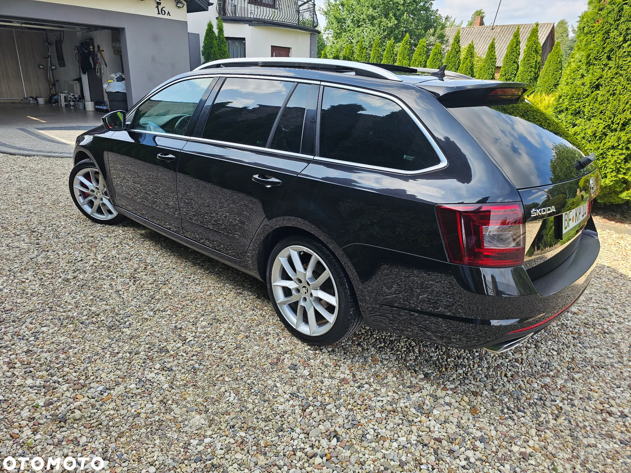 Skoda Octavia Combi 2.0 TDI DSG RS - 17