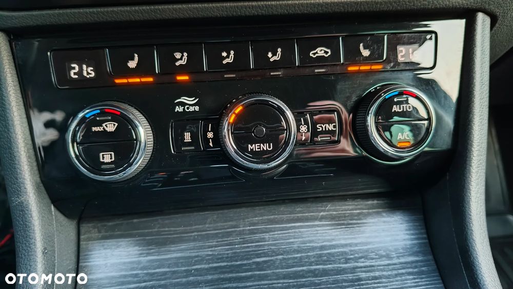 Skoda Superb 2.0 TDI Style DSG - 20