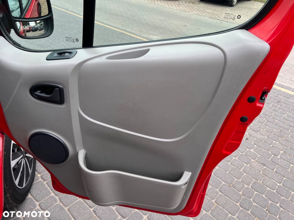 Renault Trafic - 25