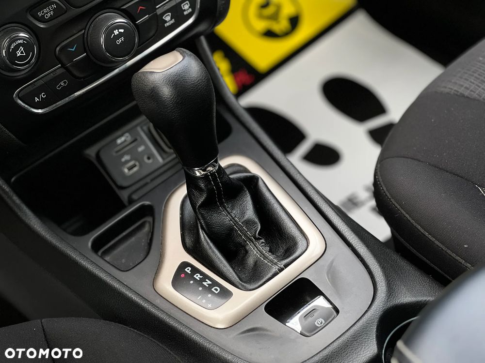 Jeep Cherokee - 20