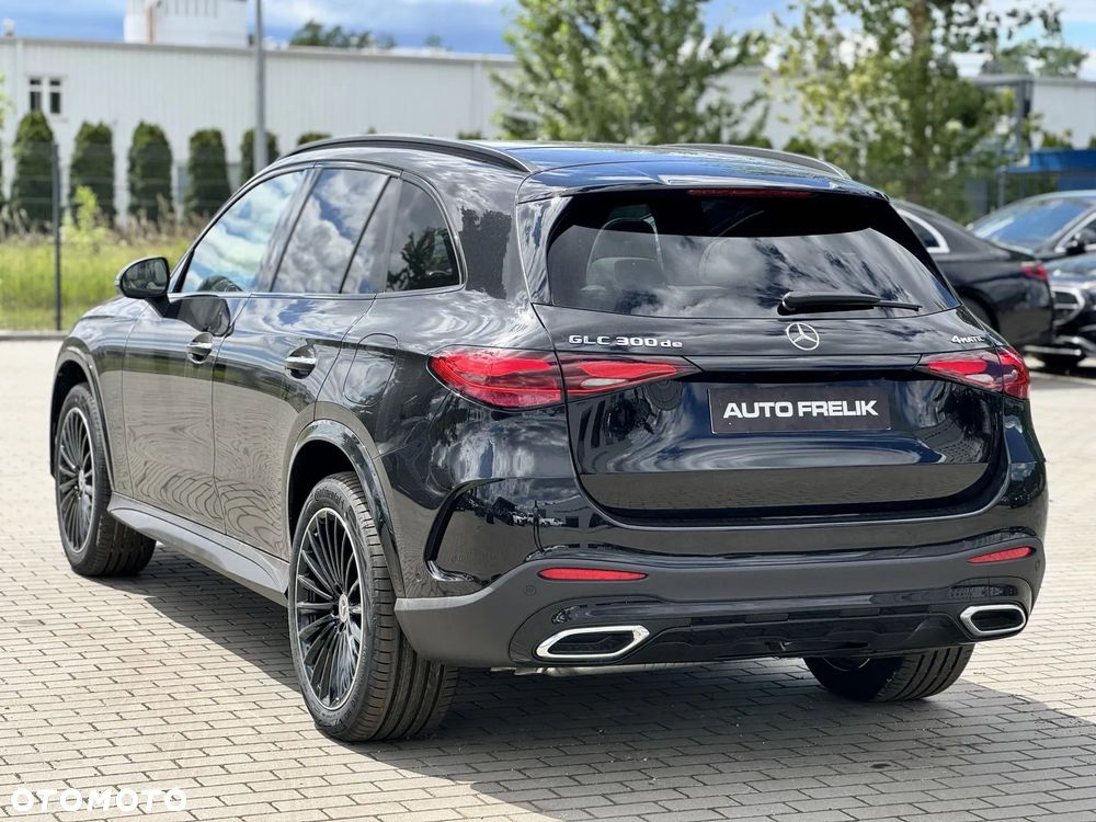 Mercedes-Benz GLC 300 de PHEV 4-Matic AMG Line - 12