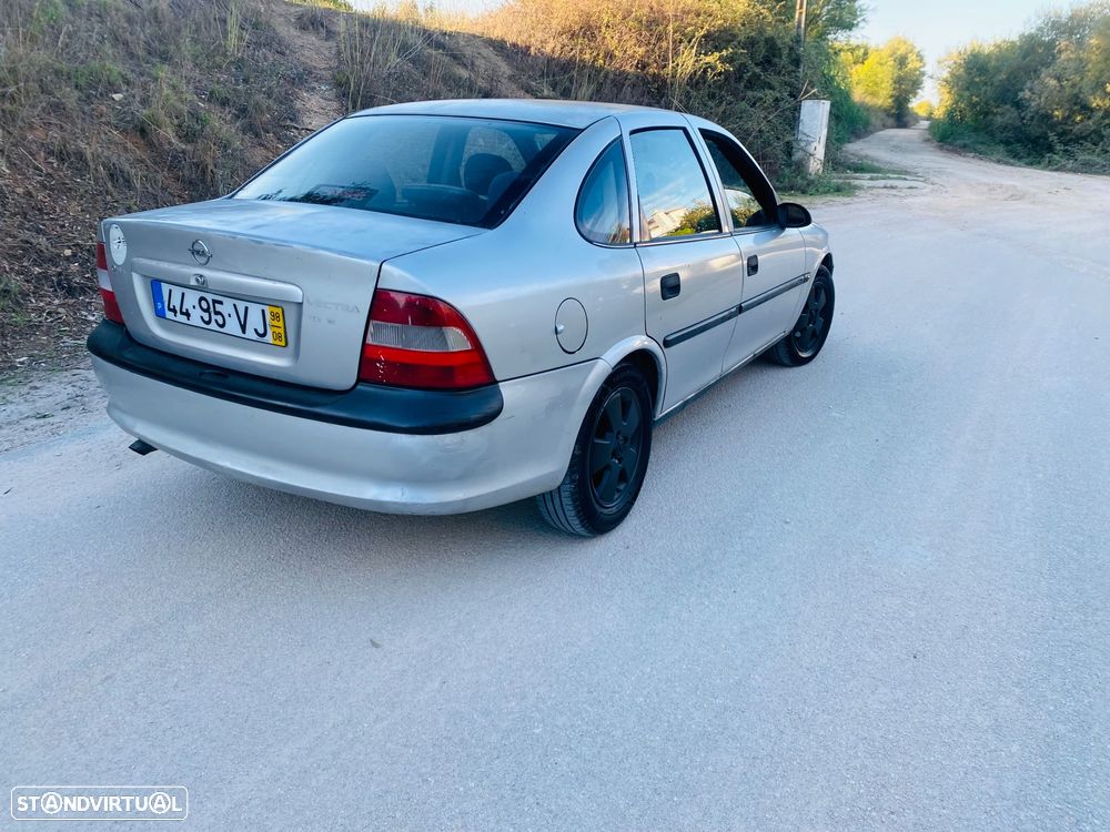 Opel Vectra 2.0 DTi 100 - 7