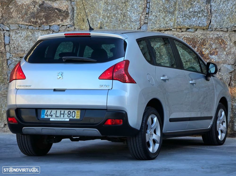 Peugeot 3008 1.6 HDi Premium JLL17 - 17