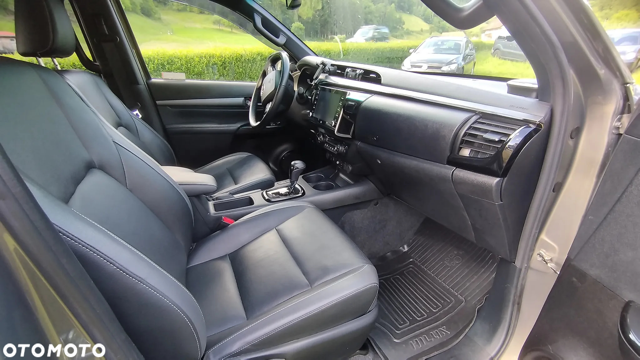 Toyota Hilux 2.8 D-4D Double Cab Invincible Sport 4x4 - 11