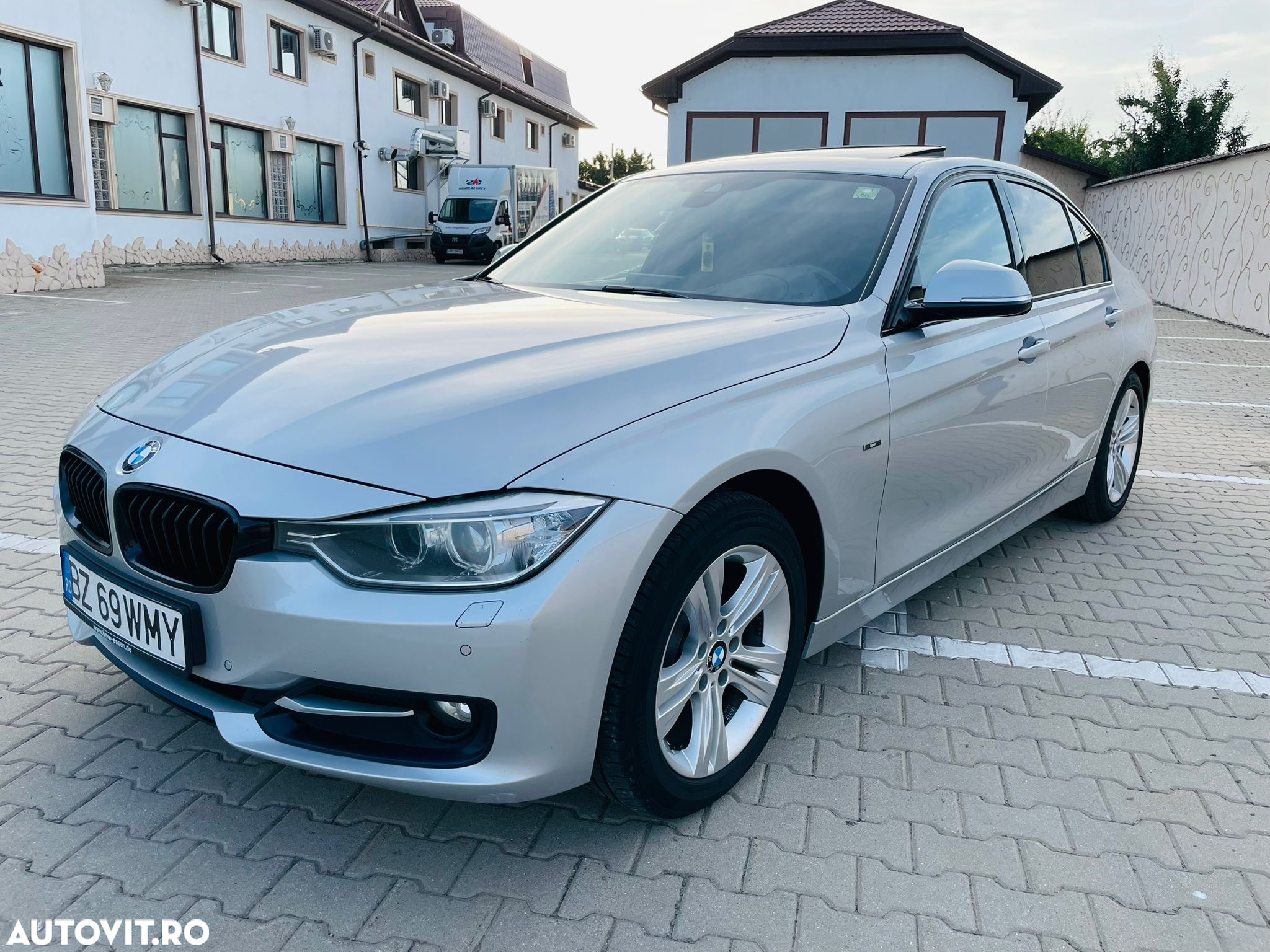 BMW Seria 3 320d Aut. Sport Line - 8